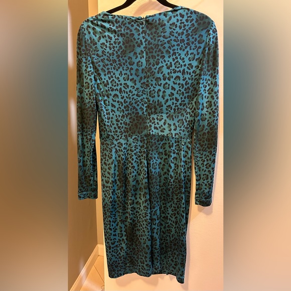 Leopard style “bluish green” and black print dress, Tahari by Arthur S. Levine. - Picture 2 of 5